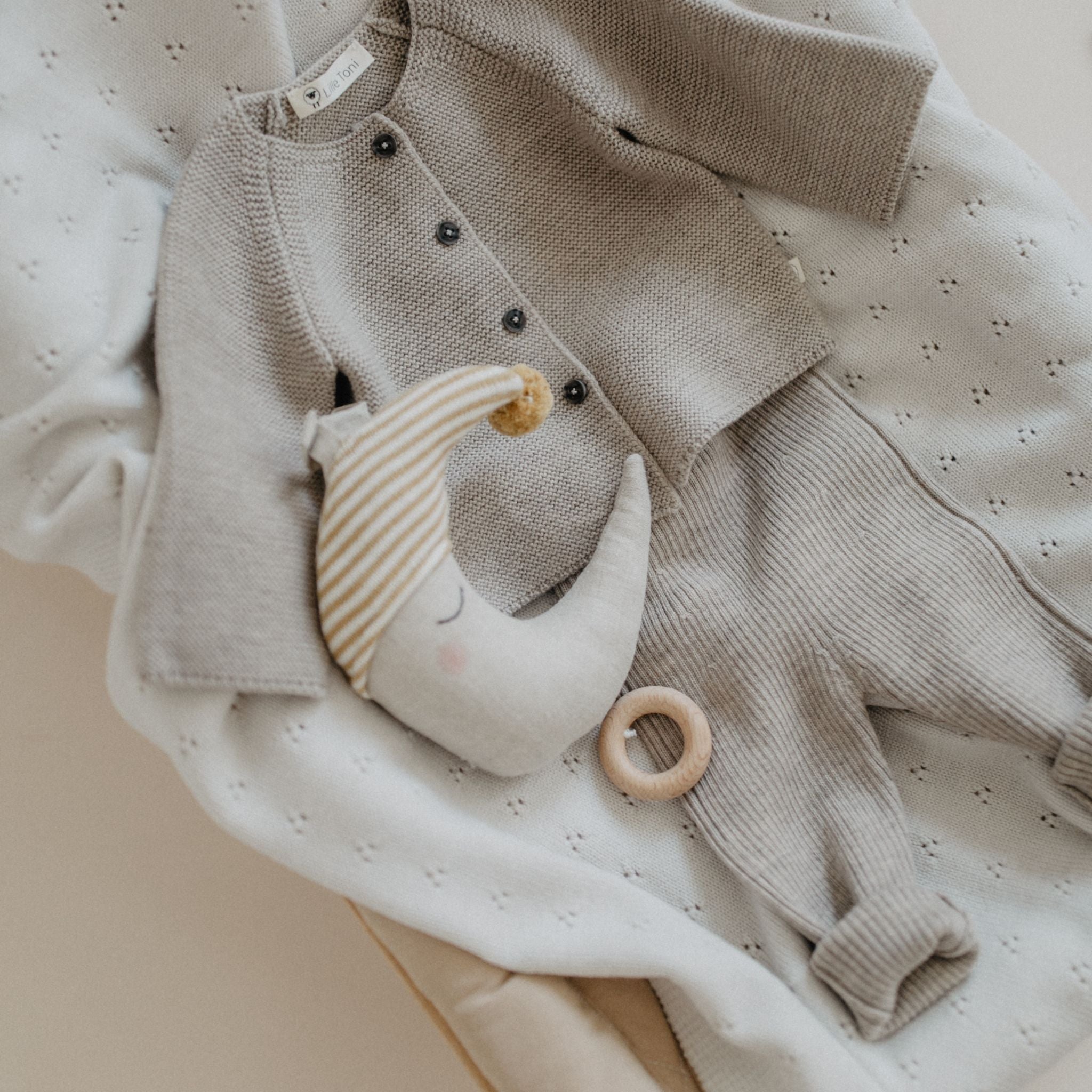 Cardigan "Emil" in new sand