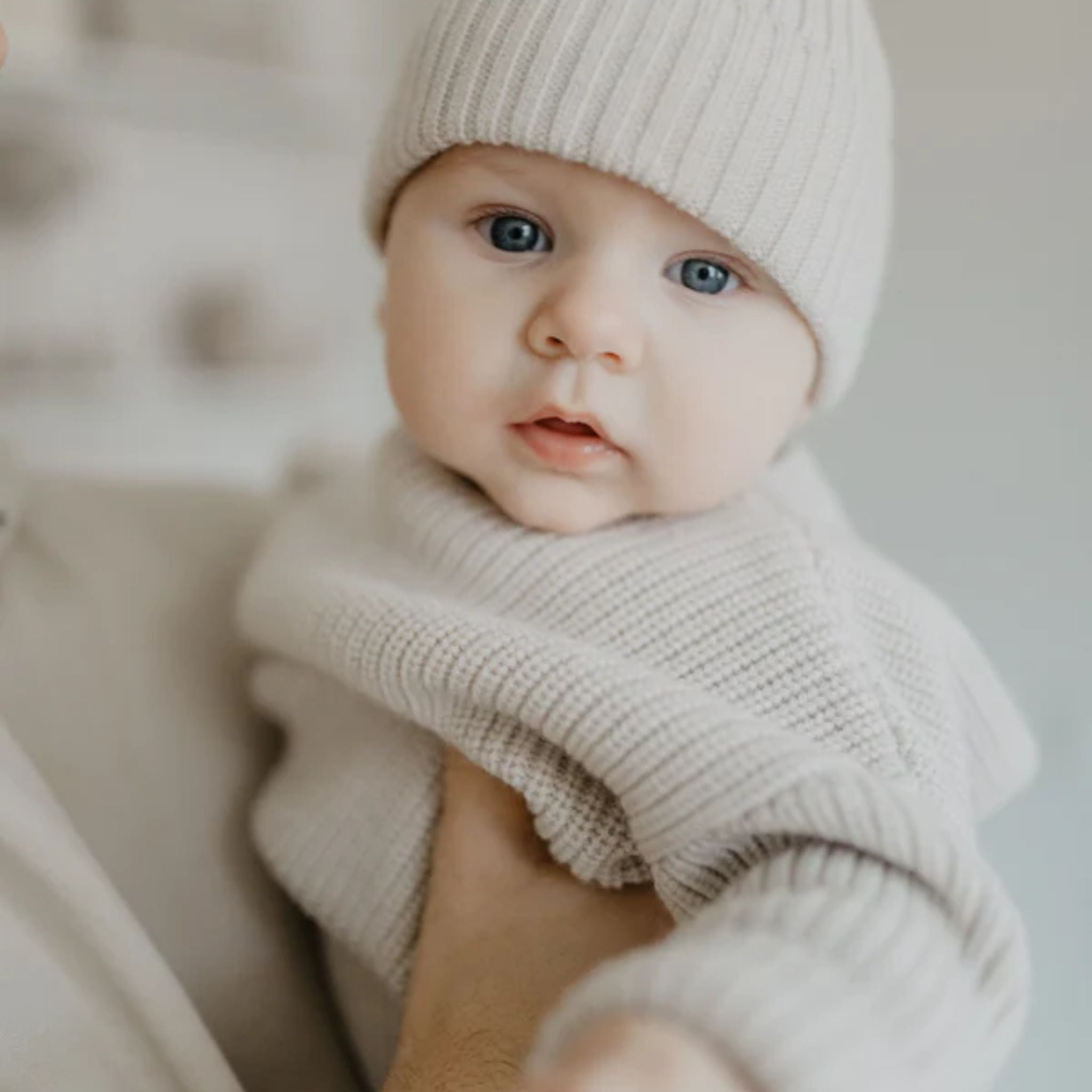 Geschenkset aus Damenpullover "Meike" und Kinderpullover "Paul" in creme